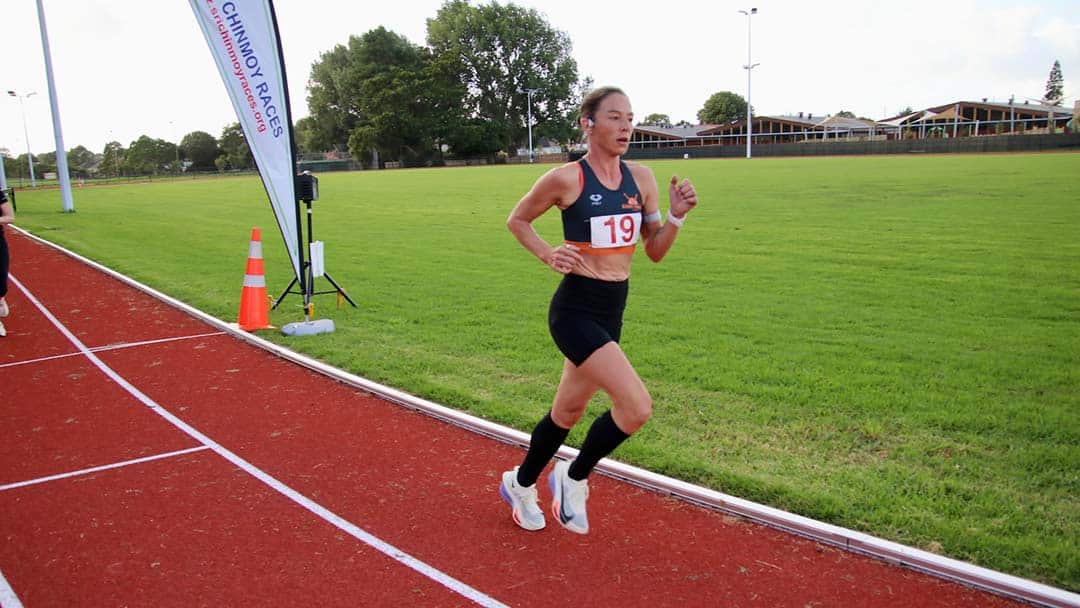 Runners competing on Lovelock Track during Sri Chinmoy Auckland Series Race 2