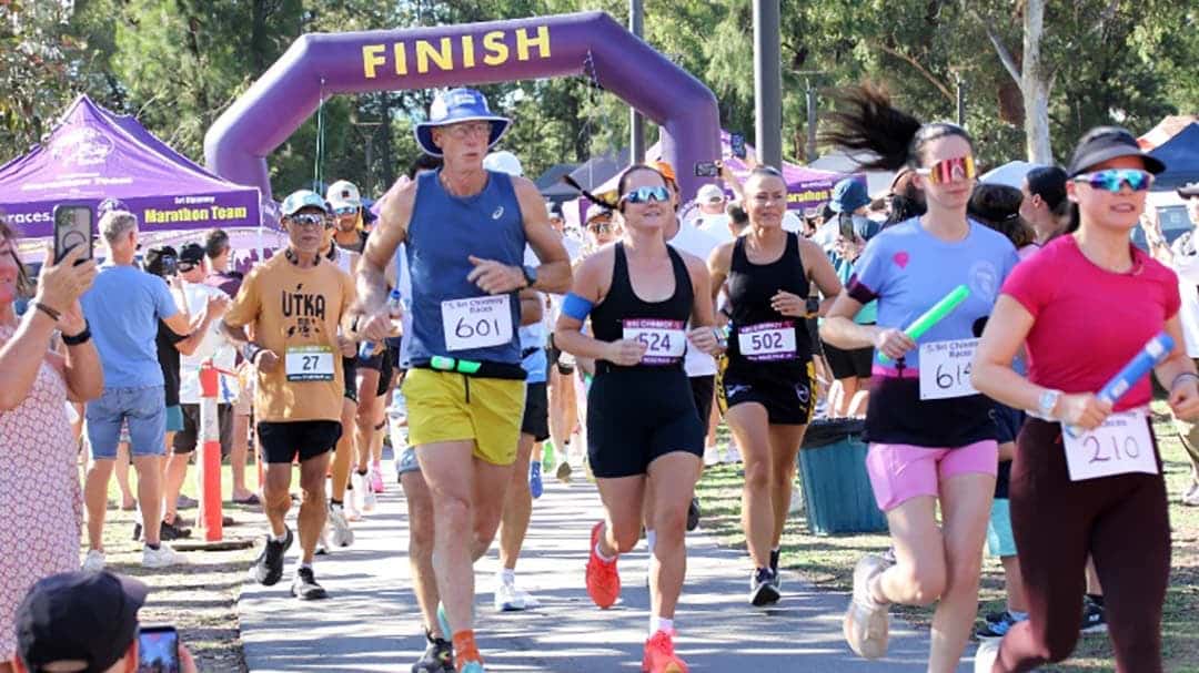 Runners on the Sri Chinmoy 100km Road Race at Lake Burley Griffin